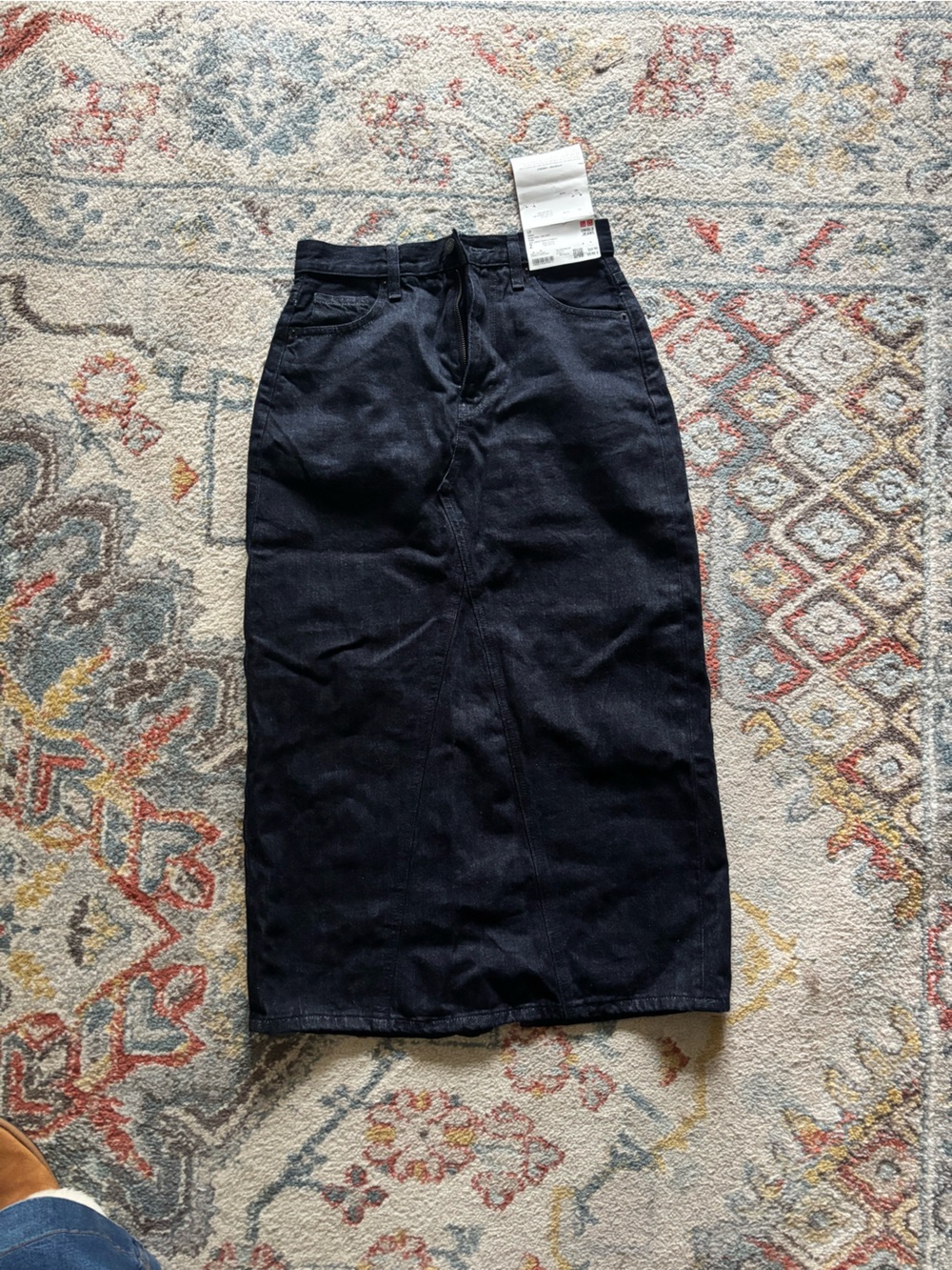 Uniqlo women’s dark denim maxi skirt